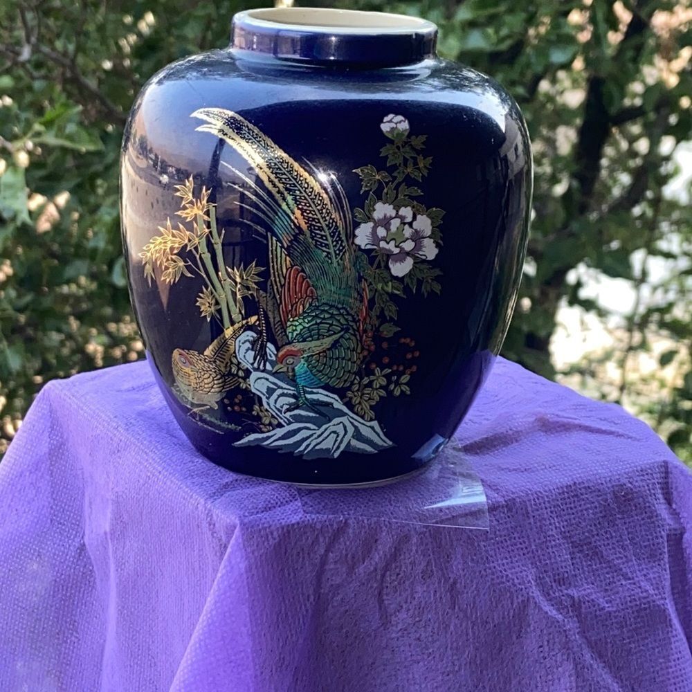 Vtg,Cobalt Blue Porcelain Mini Vase  Kutani Style Ginger Jar Size Approx, 5”